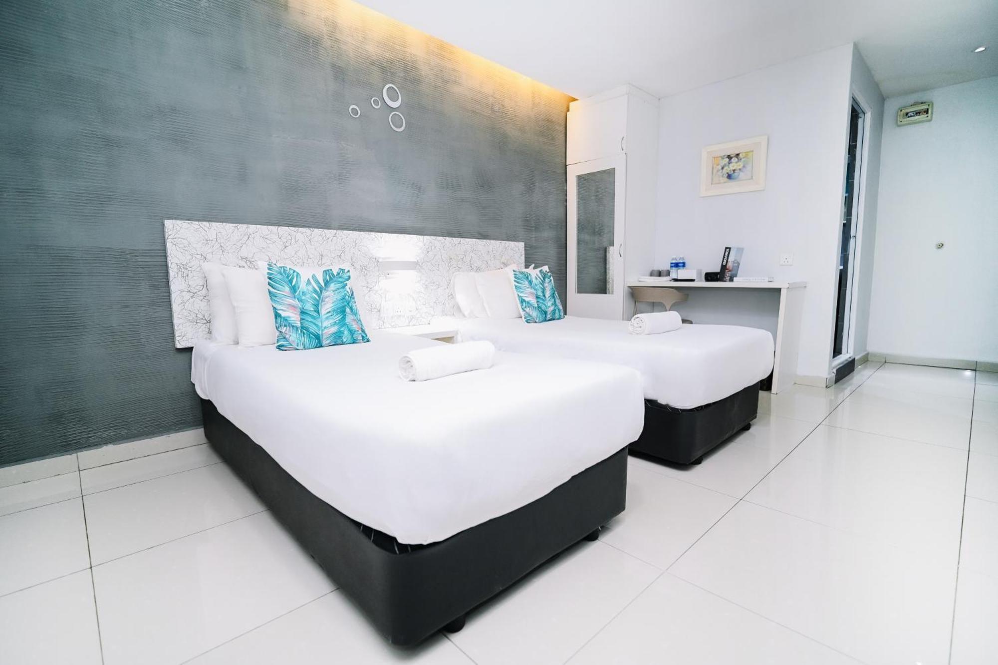 Swing & Pillows - Pj Ss2 Petaling Jaya Ngoại thất bức ảnh