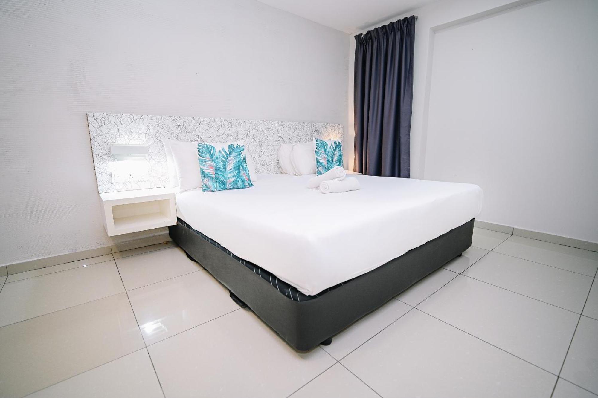Swing & Pillows - Pj Ss2 Petaling Jaya Ngoại thất bức ảnh